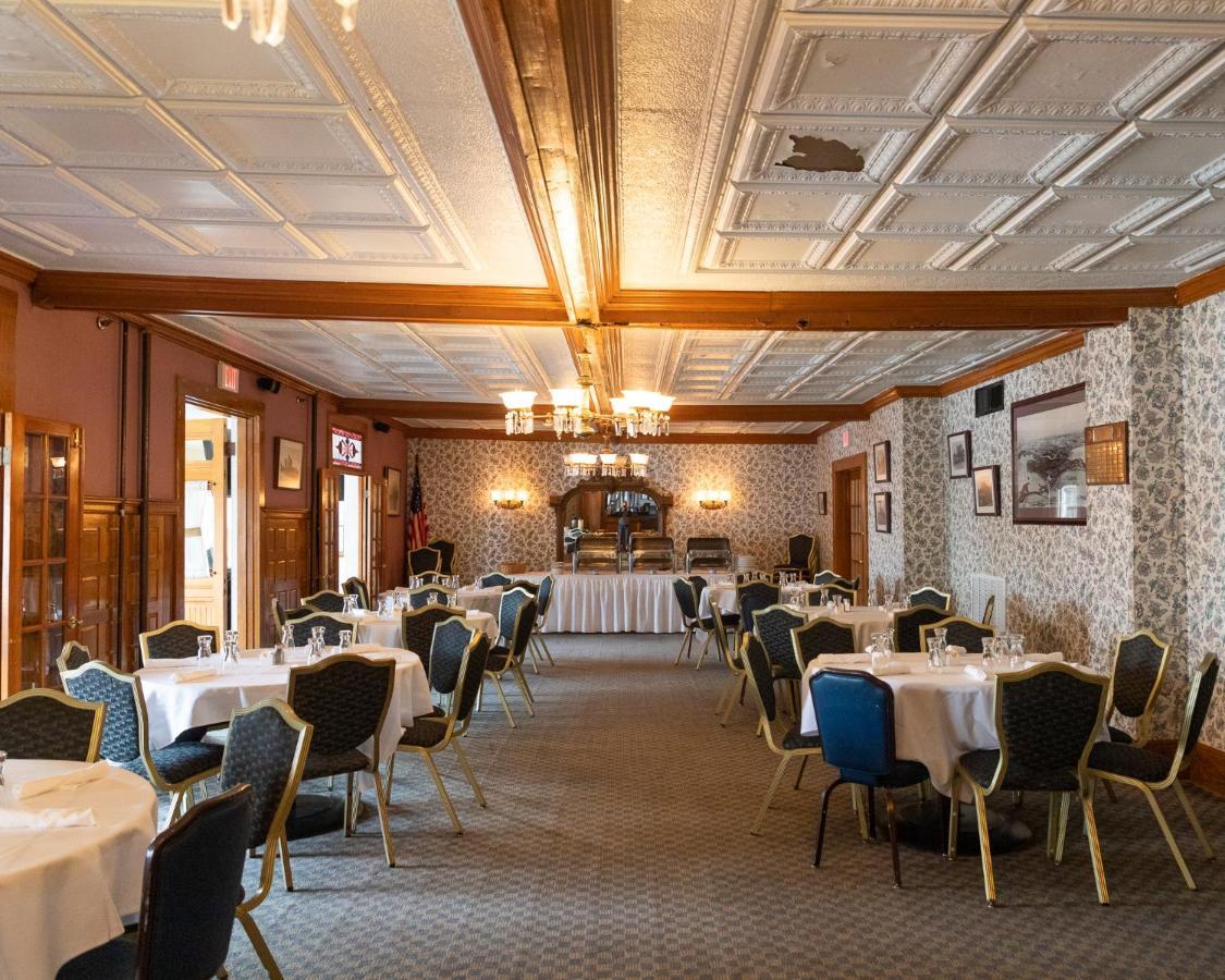Winthrop Arms Hotel Restaurant Logan Airport Экстерьер фото