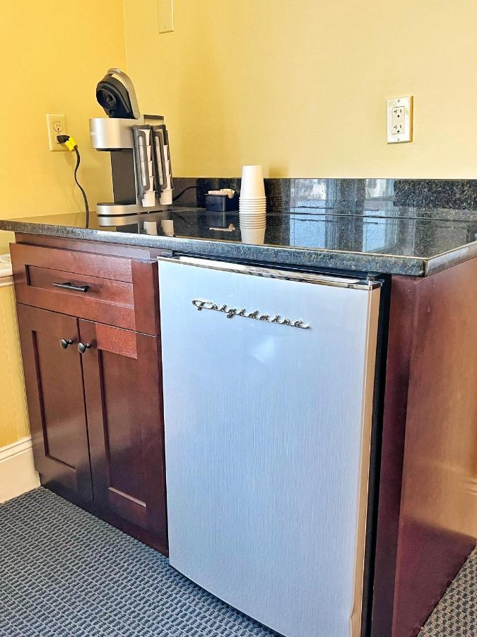 Winthrop Arms Hotel Restaurant Logan Airport Экстерьер фото