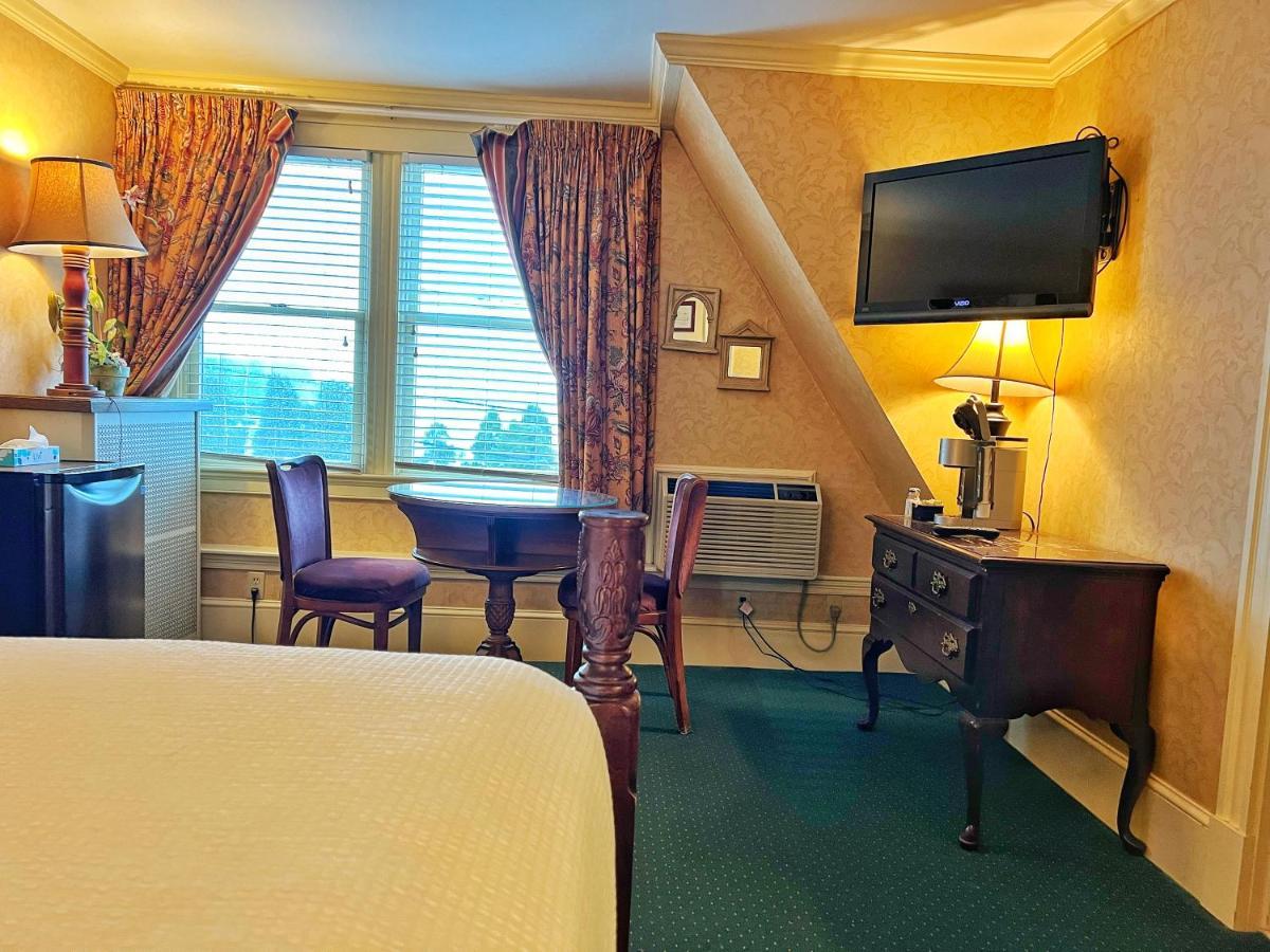 Winthrop Arms Hotel Restaurant Logan Airport Экстерьер фото