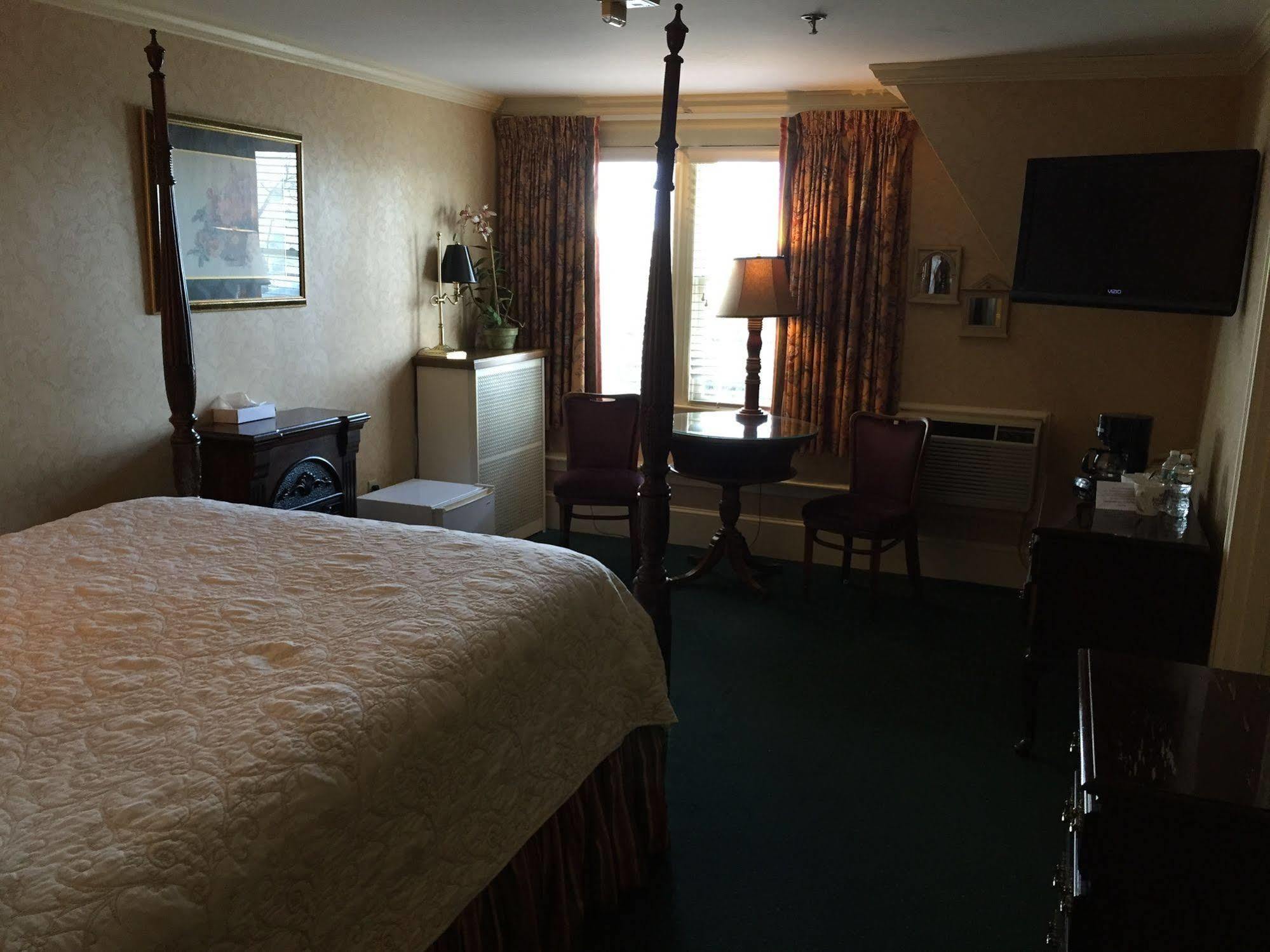 Winthrop Arms Hotel Restaurant Logan Airport Экстерьер фото
