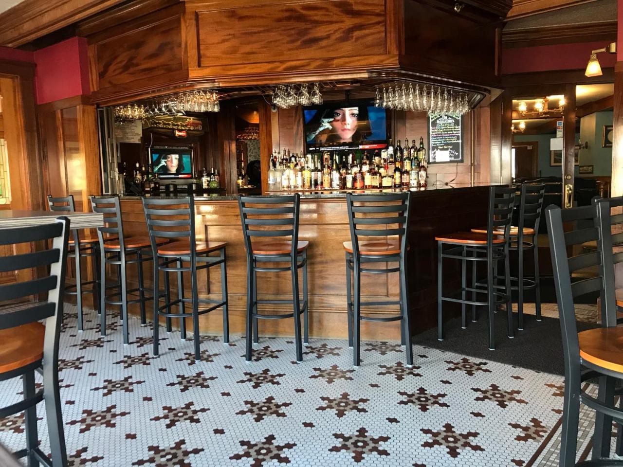 Winthrop Arms Hotel Restaurant Logan Airport Экстерьер фото