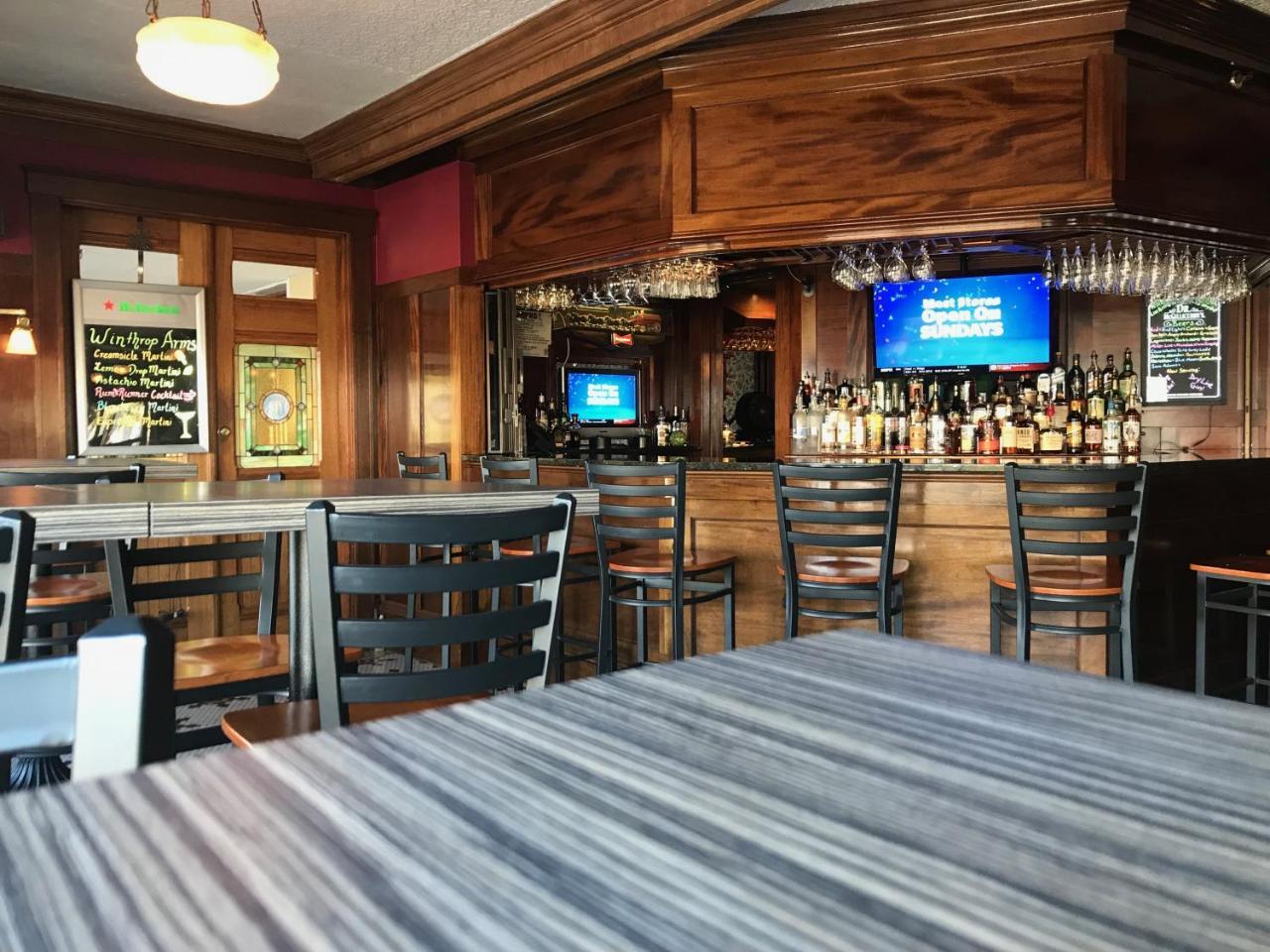 Winthrop Arms Hotel Restaurant Logan Airport Экстерьер фото